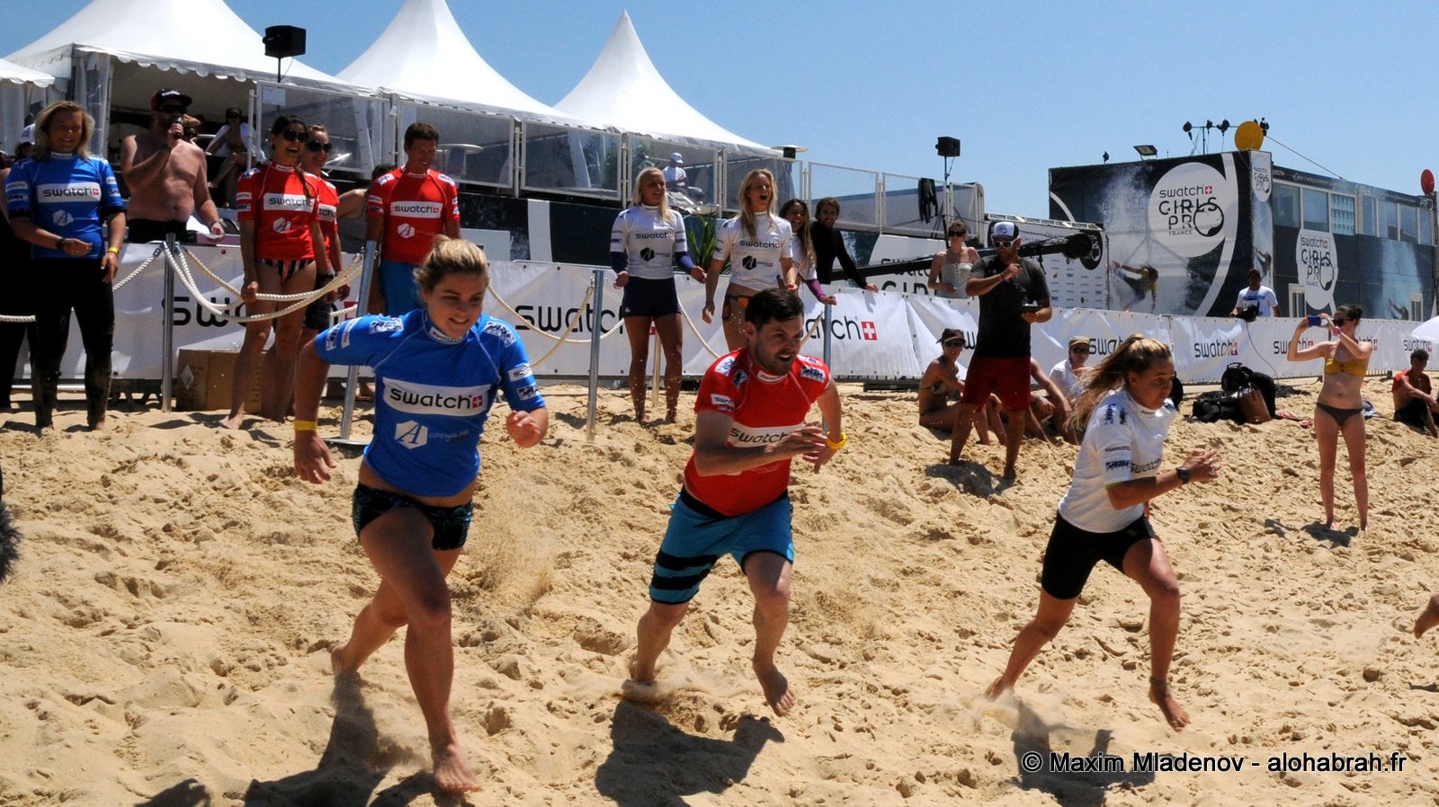 Les filles du WQS se pretent facilement au jeux, les compétitions de plages sont vraiment leur hobbie  -SGP2012 © Maxim Mladenov - alohabrah.fr