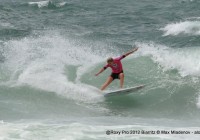 Stephanie Gilmore wins vs Carissa Moore @ Semi Final Heat 2 @Roxy Pro 2012 Biarritz © Max Mladenov, alohabrah.fr